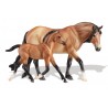 Breyer Classics - Set Yegua Bahía Dartmoor y Potro